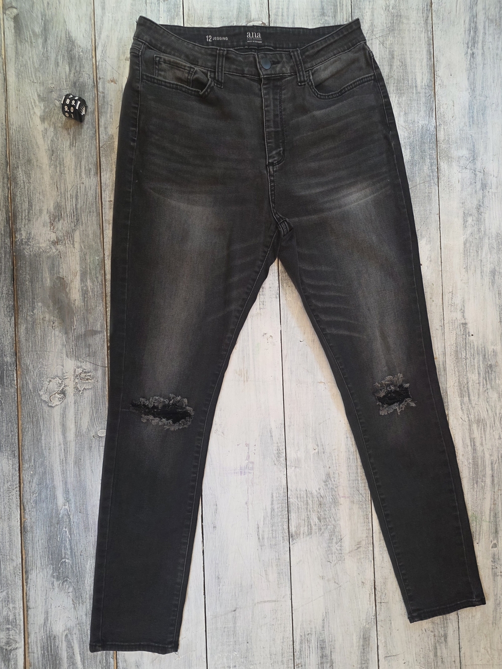 a.n.a Women's Black Distressed High-Rise Skinny Jegging Jeans sz 12
